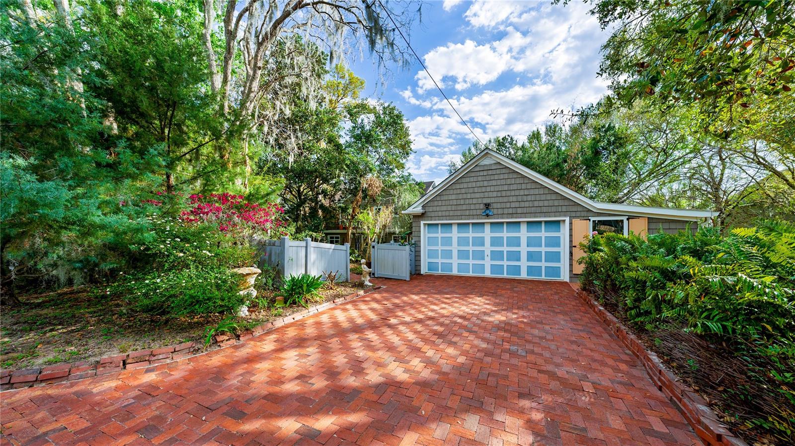 MOUNT DORA GARDNERS - Residential
