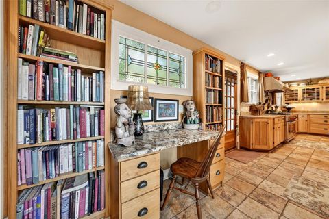 Tiny photo for 976 Fairview Avenue, Mount Dora, FL 32757 (MLS # G5109268)