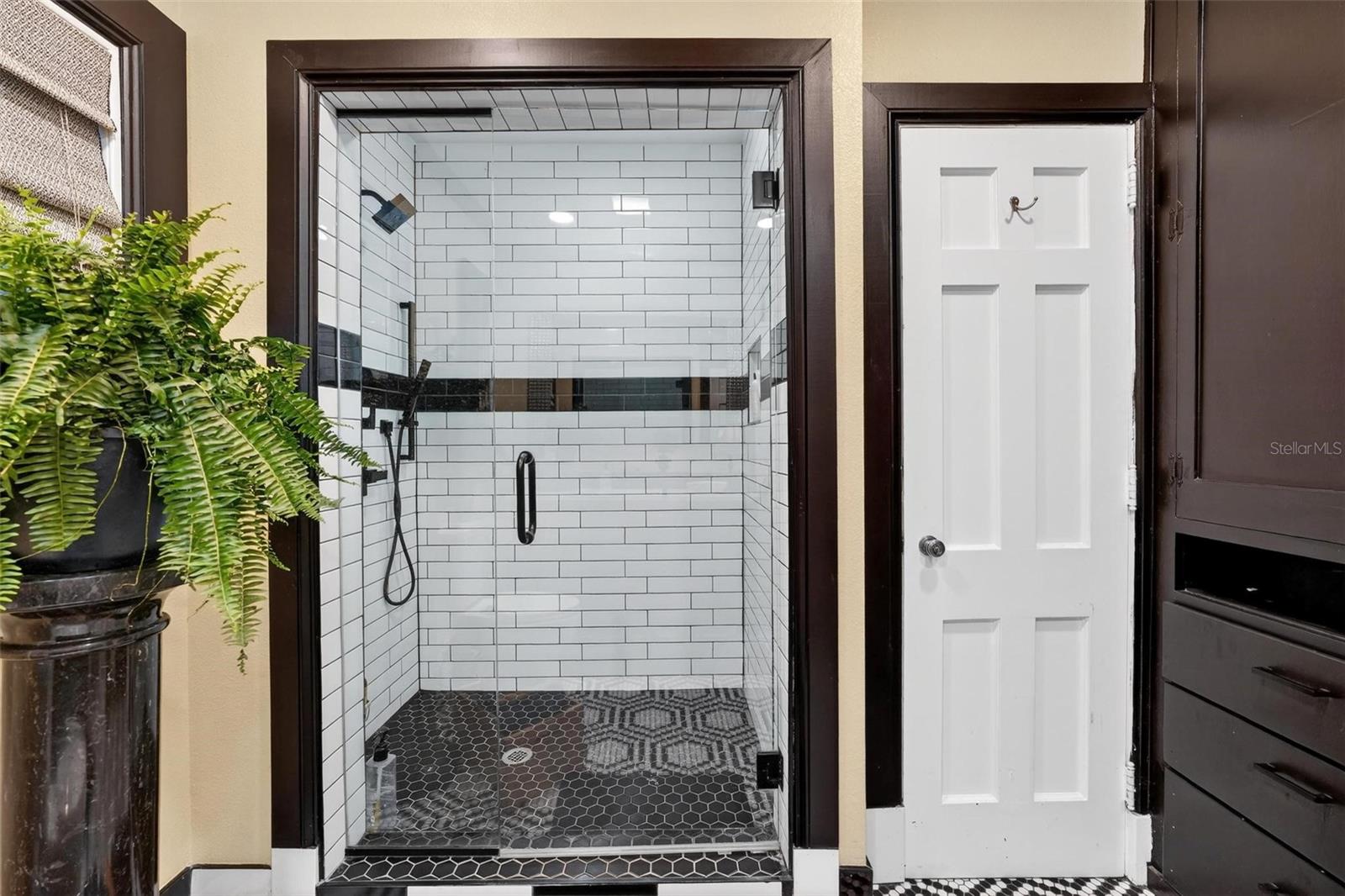 MOUNT DORA GARDNERS - Residential