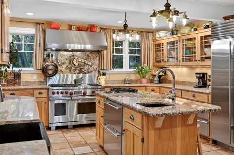 Tiny photo for 976 Fairview Avenue, Mount Dora, FL 32757 (MLS # G5109268)