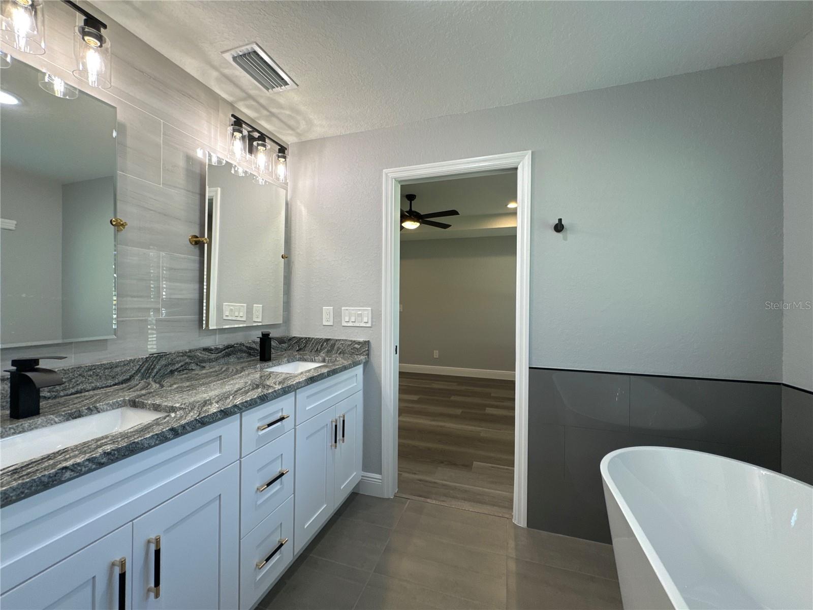 TAMPA OVERLOOK - Residential