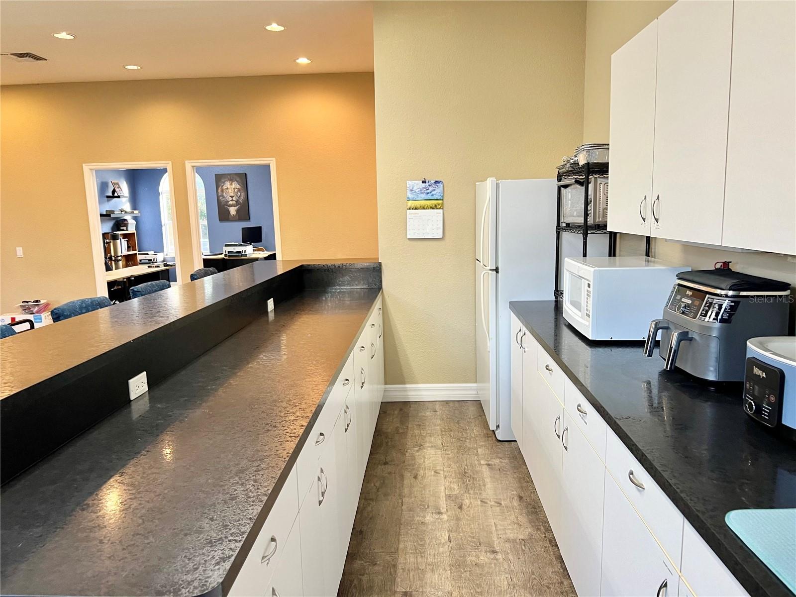 TEE & GREEN ESTATES 1ST ADD - Commercial Sale