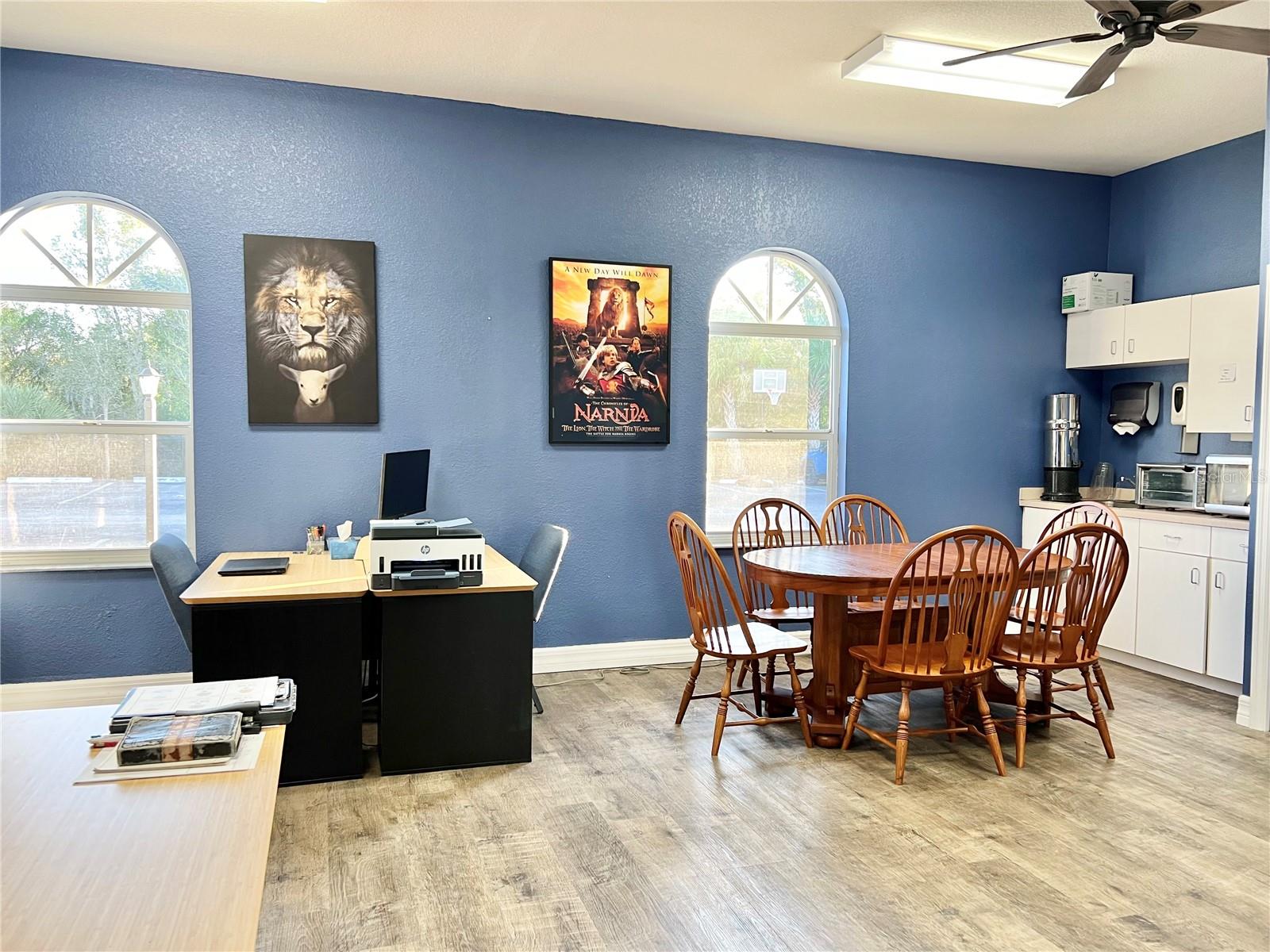 TEE & GREEN ESTATES 1ST ADD - Commercial Sale