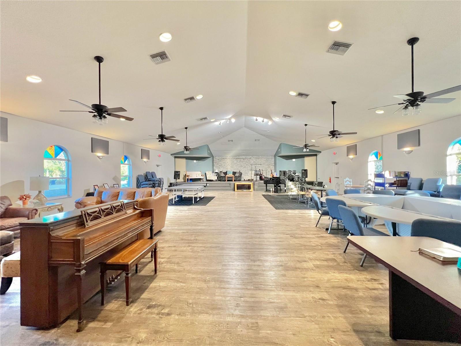 TEE & GREEN ESTATES 1ST ADD - Commercial Sale