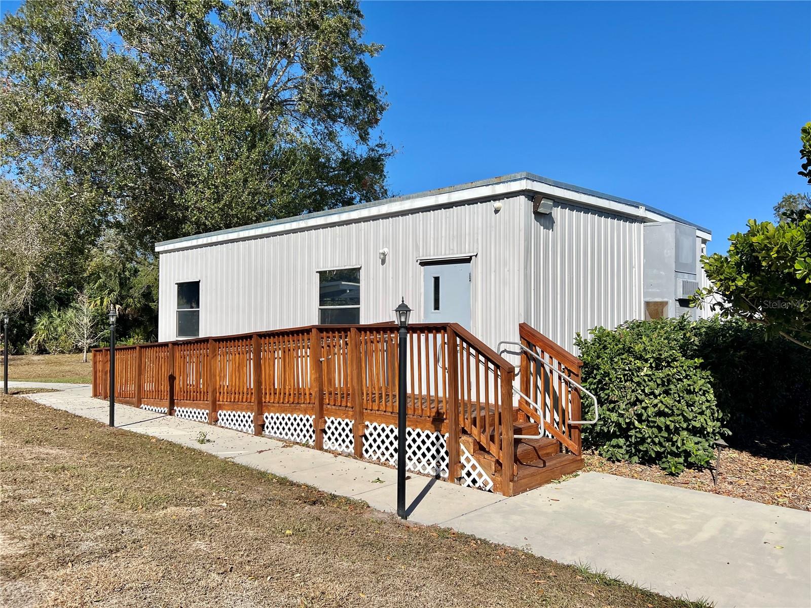 TEE & GREEN ESTATES 1ST ADD - Commercial Sale