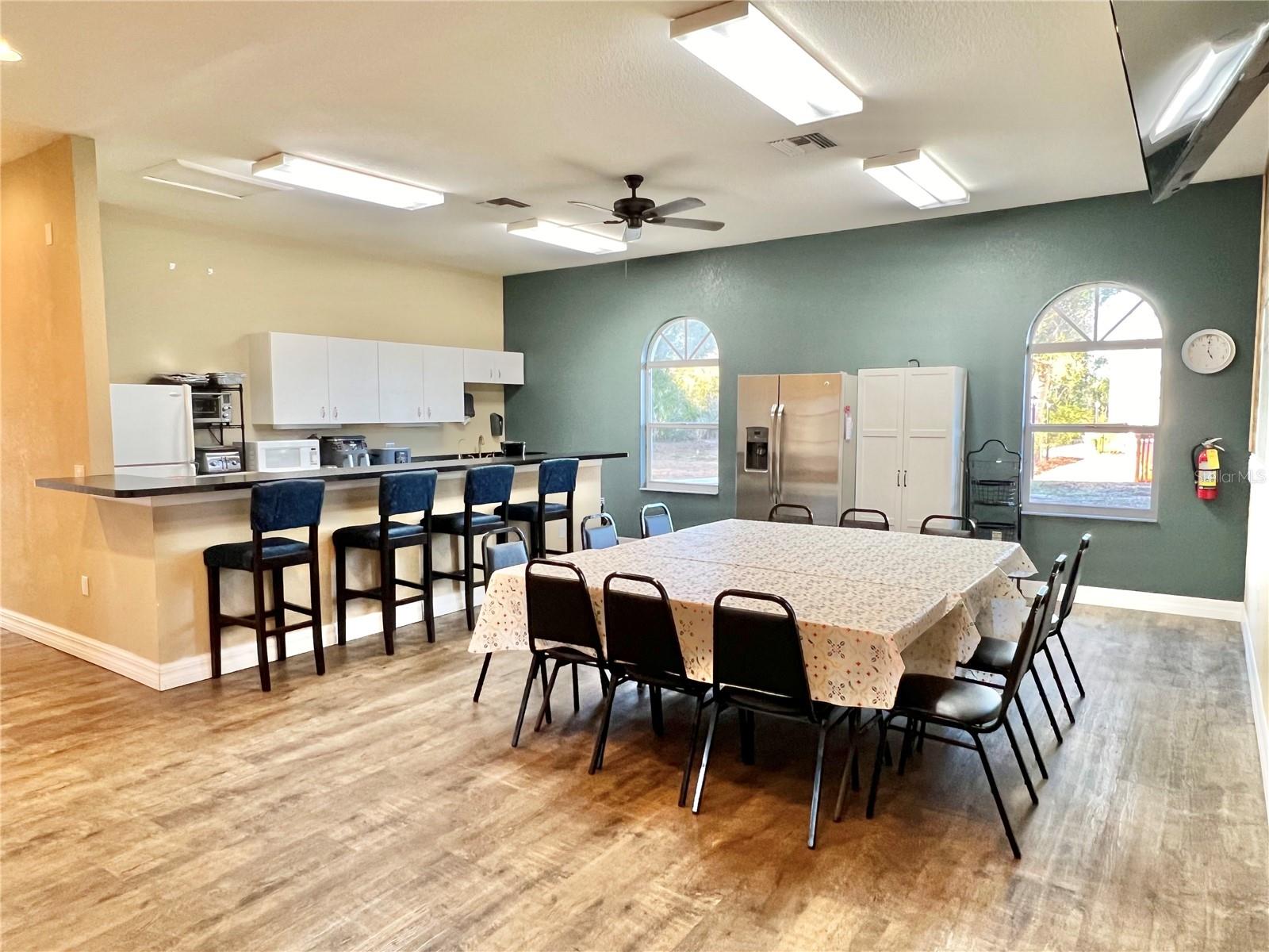 TEE & GREEN ESTATES 1ST ADD - Commercial Sale