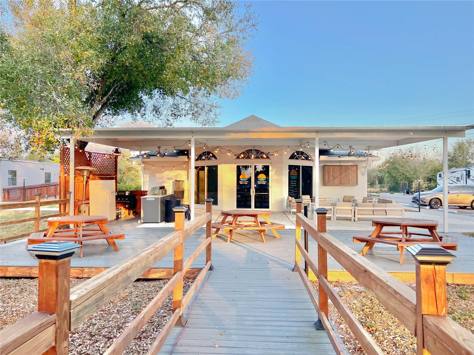 TEE & GREEN ESTATES 1ST ADD - Commercial Sale