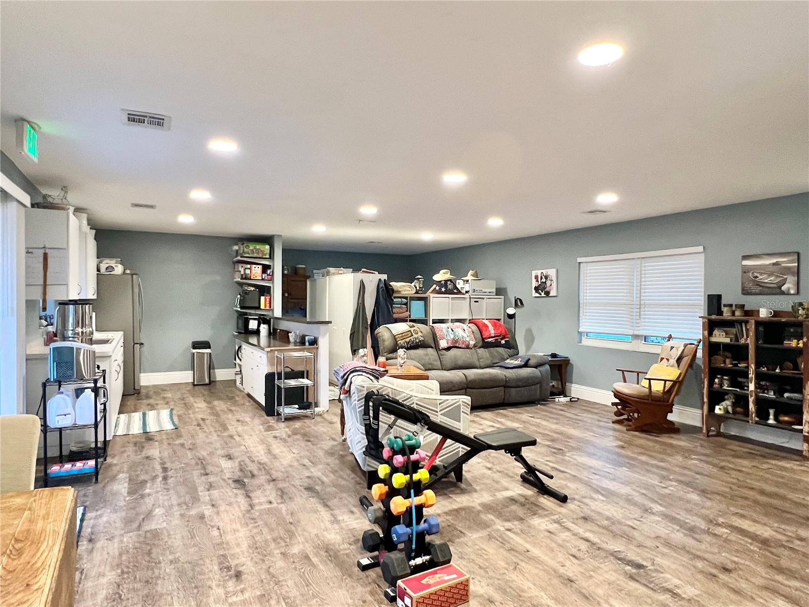 TEE & GREEN ESTATES 1ST ADD - Commercial Sale