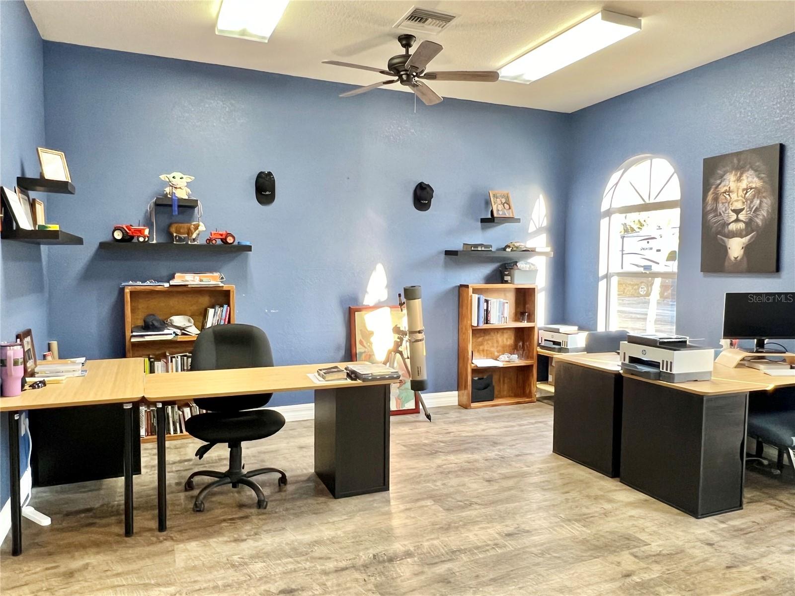 TEE & GREEN ESTATES 1ST ADD - Commercial Sale