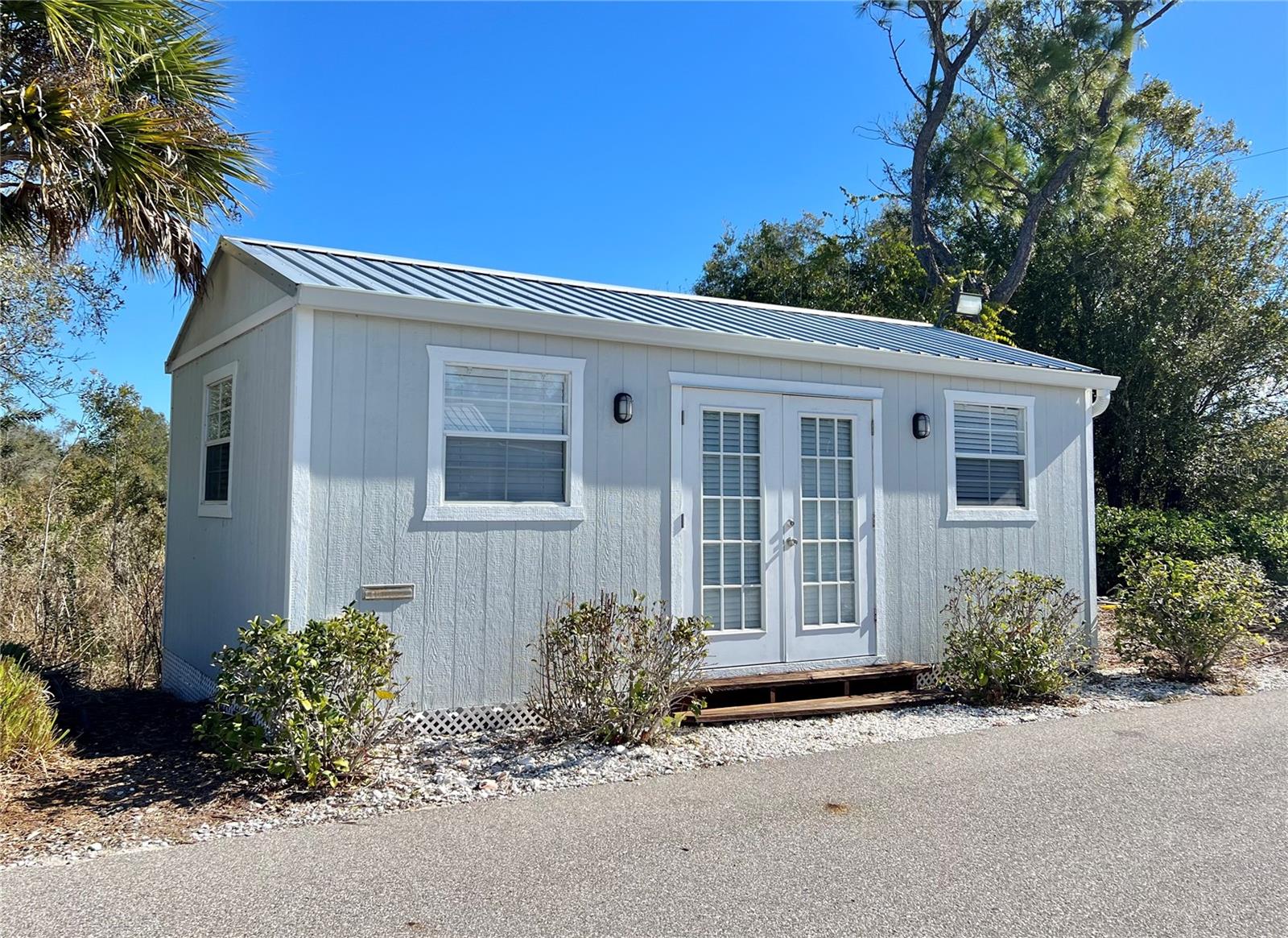 TEE & GREEN ESTATES 1ST ADD - Commercial Sale