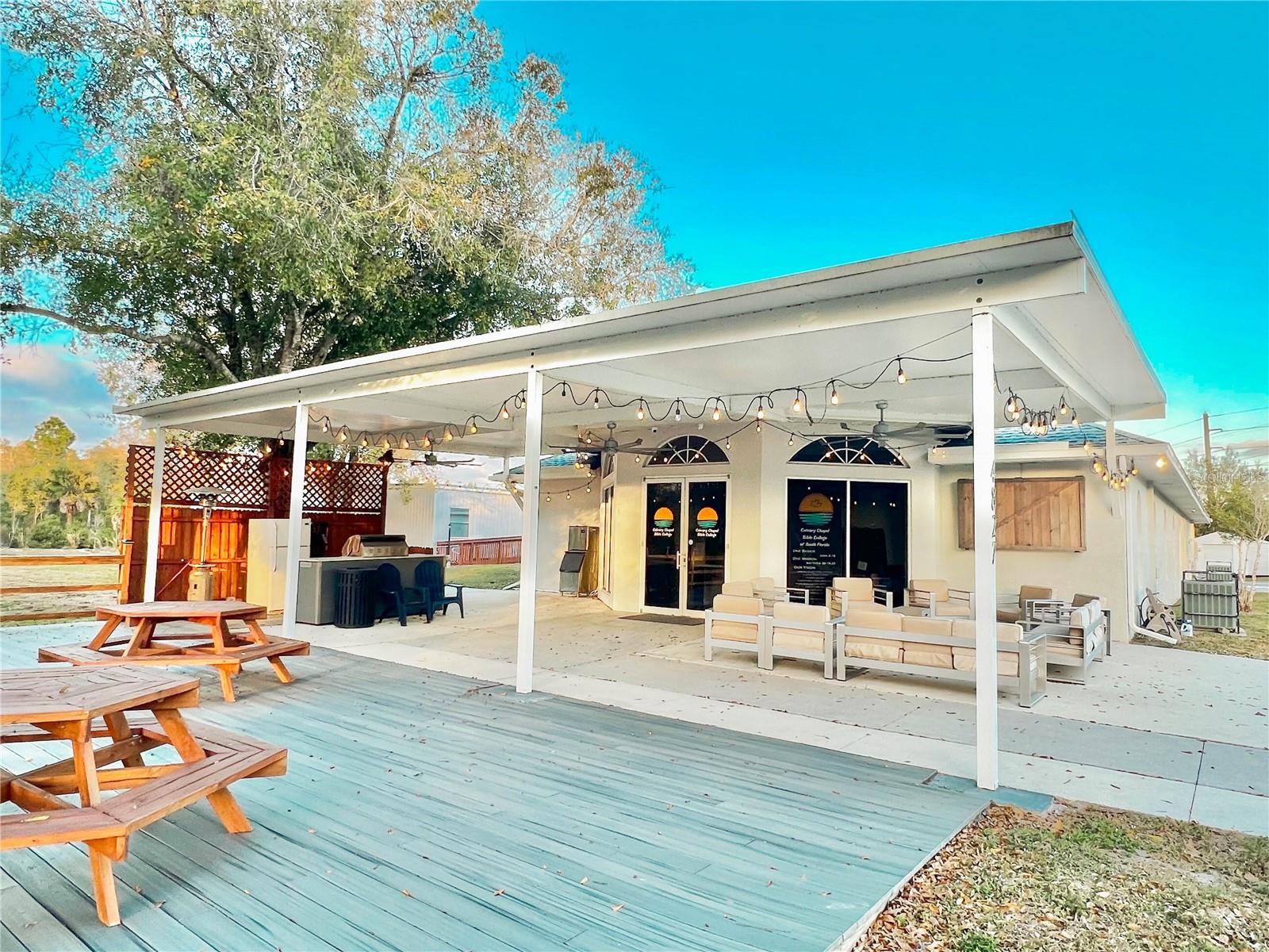 TEE & GREEN ESTATES 1ST ADD - Commercial Sale