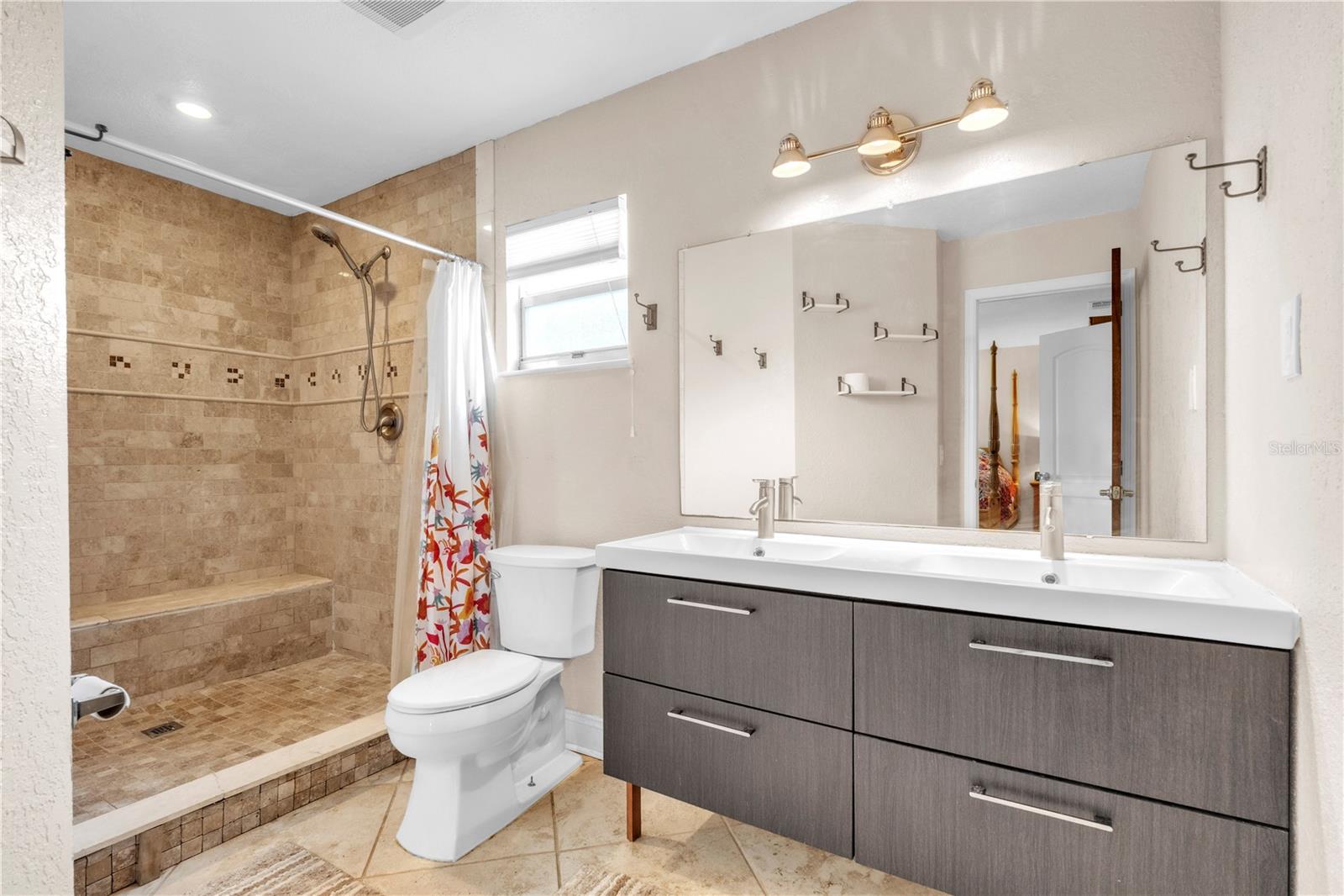 VENICE GROVES - Residential