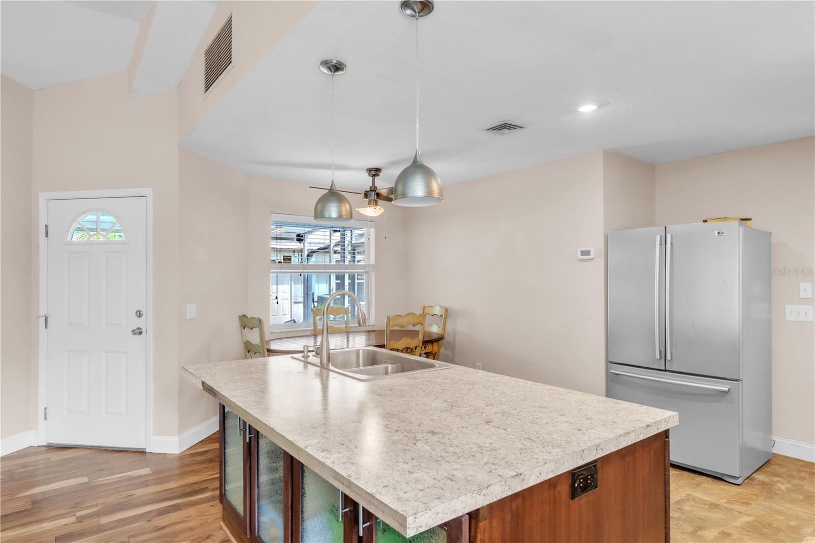 VENICE GROVES - Residential