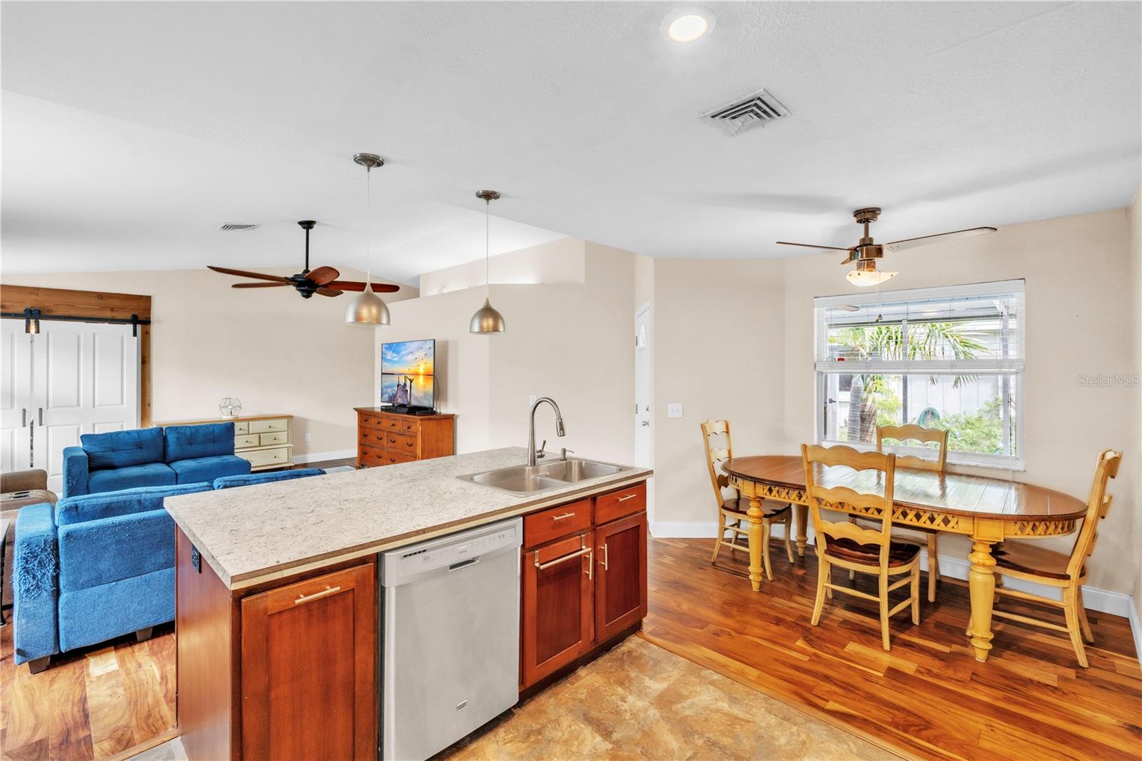 VENICE GROVES - Residential