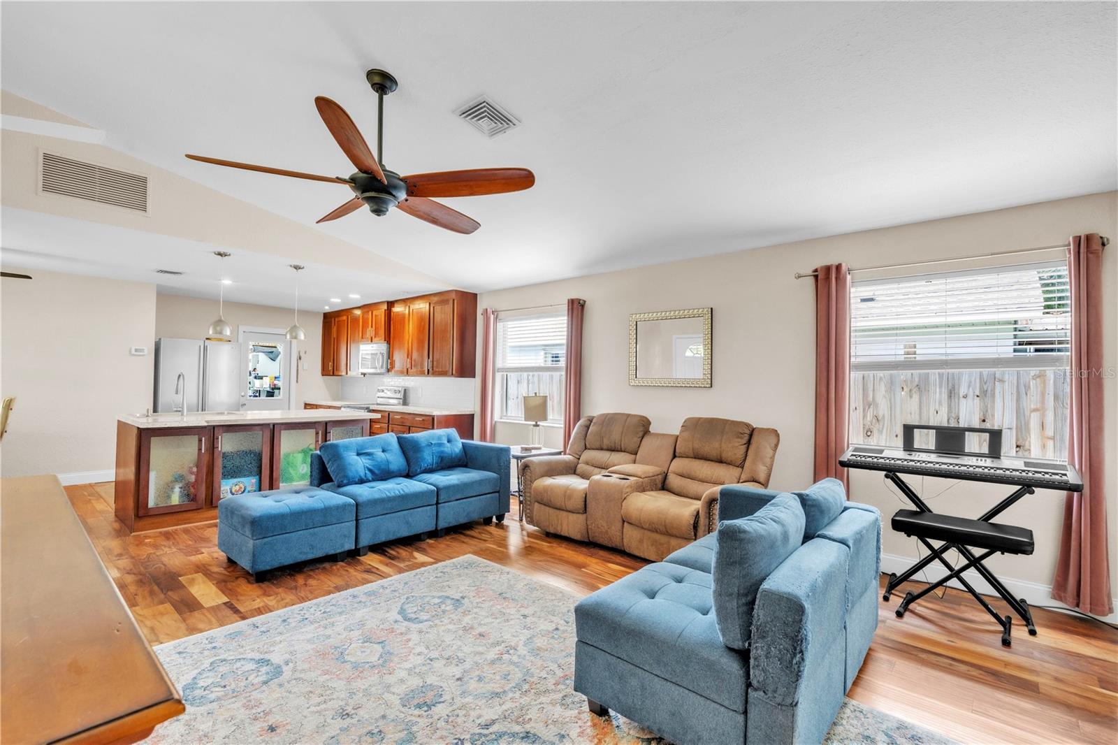 VENICE GROVES - Residential