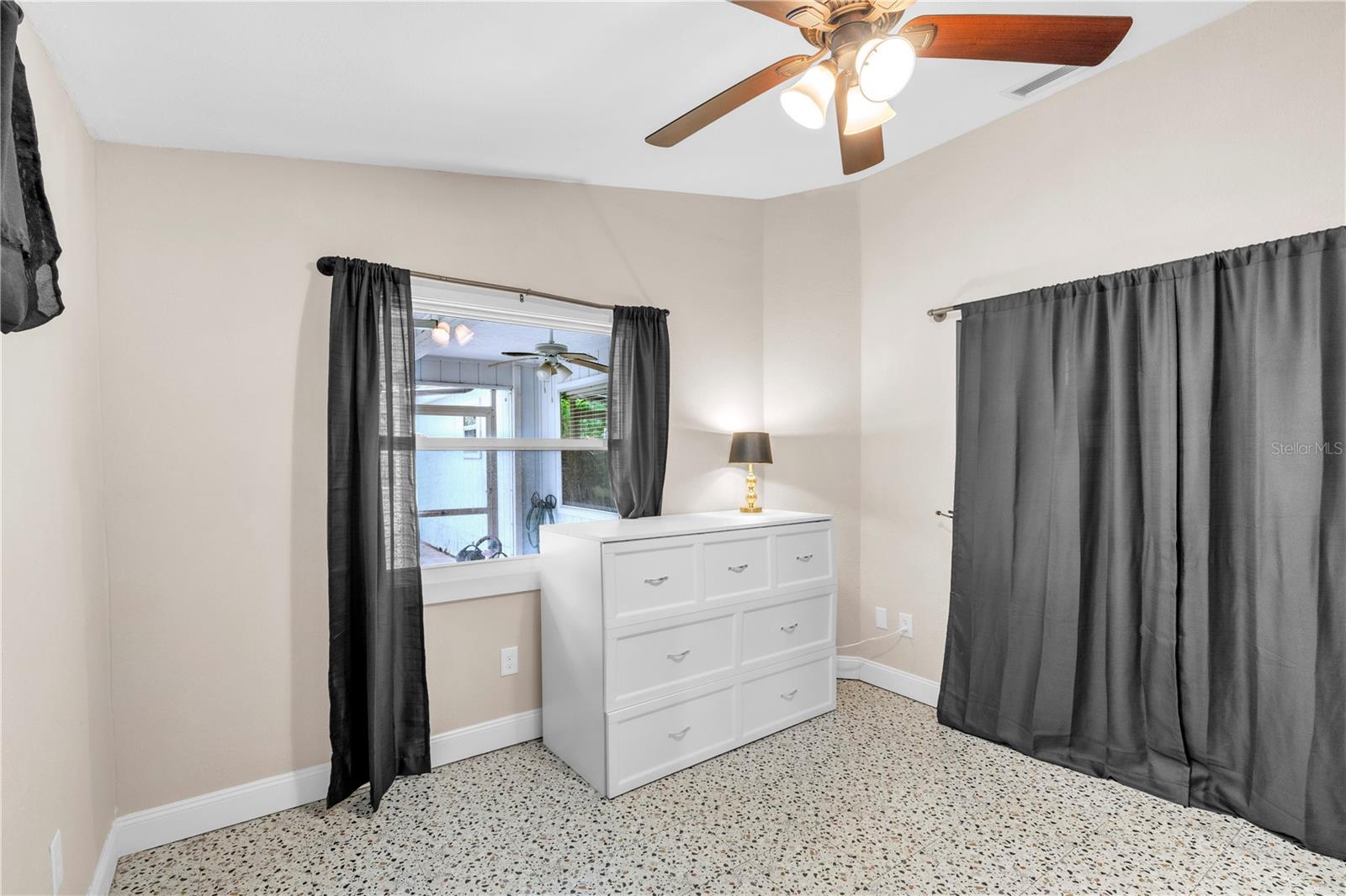 VENICE GROVES - Residential