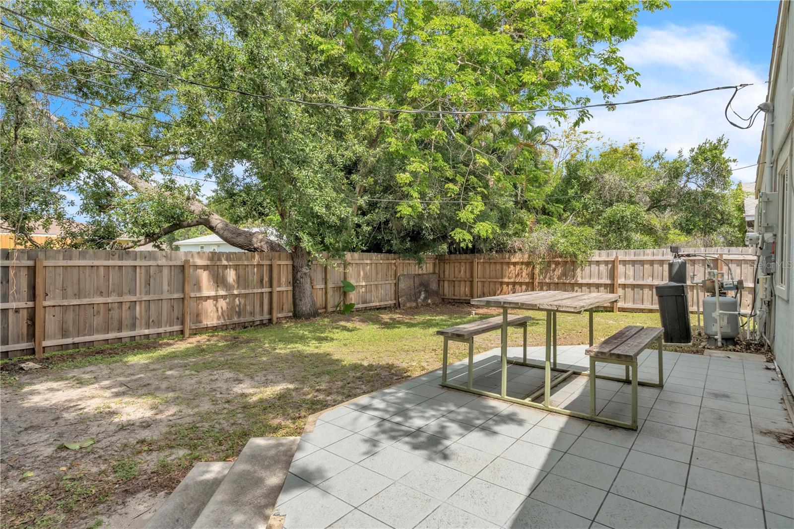 VENICE GROVES - Residential