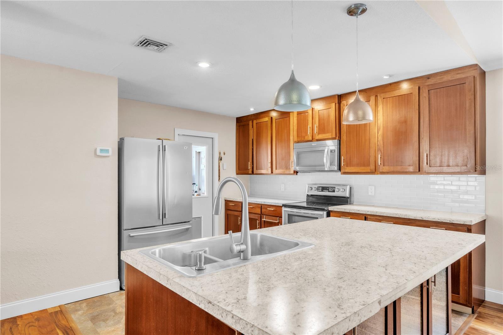 VENICE GROVES - Residential