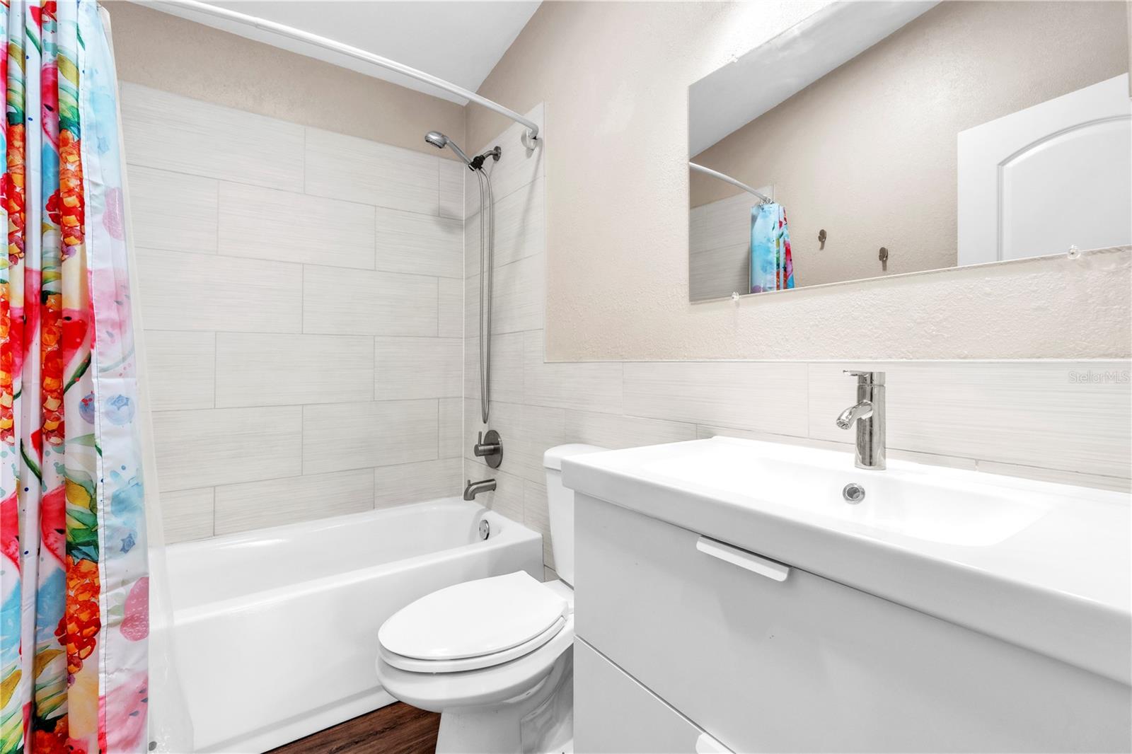 VENICE GROVES - Residential