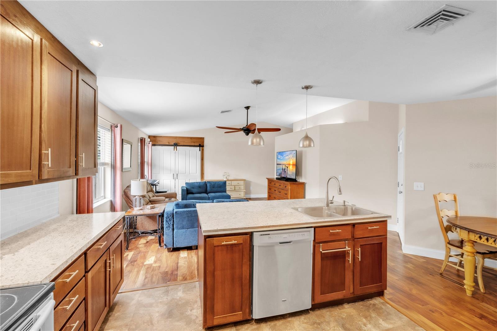 VENICE GROVES - Residential