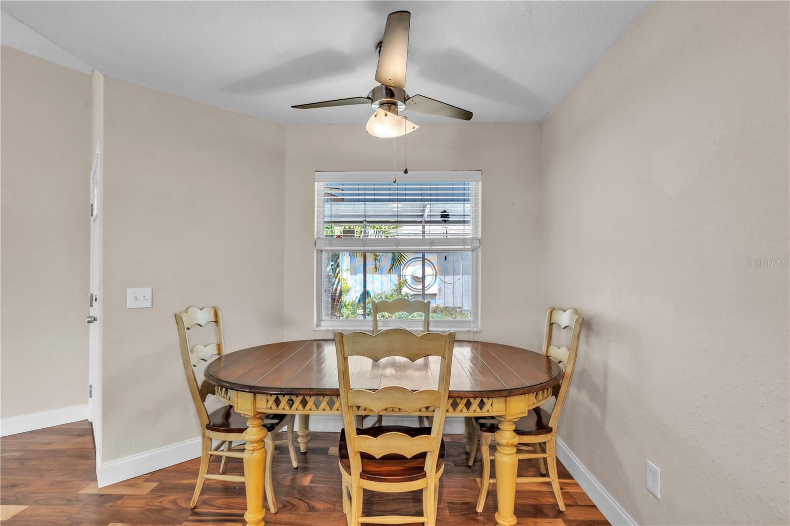 VENICE GROVES - Residential