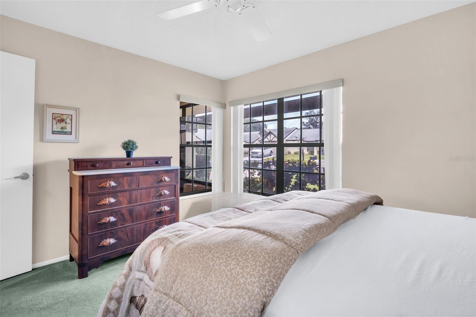 HIGHLAND LAKES SUTTON PLACE - Residential