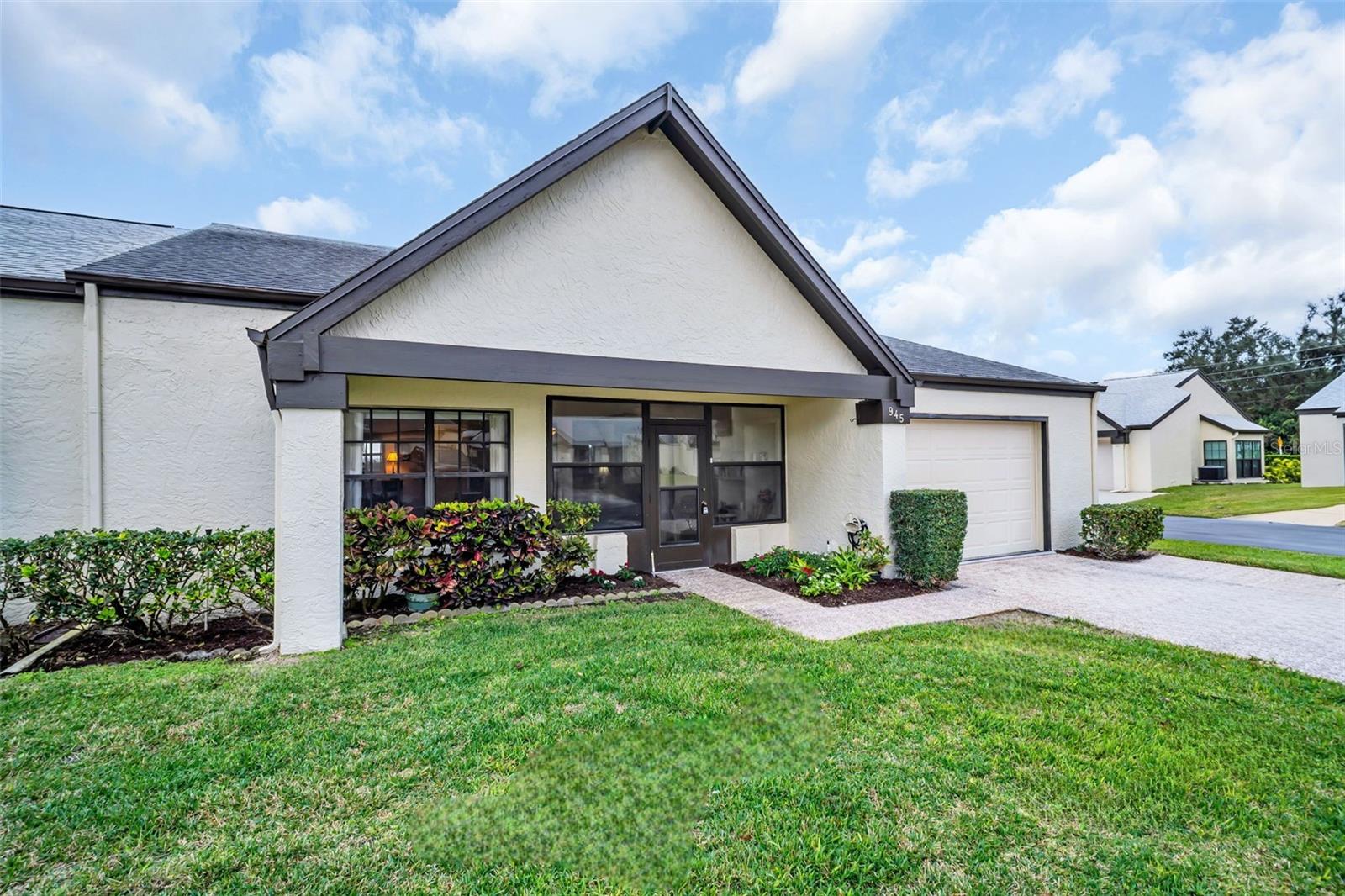 HIGHLAND LAKES SUTTON PLACE - Residential