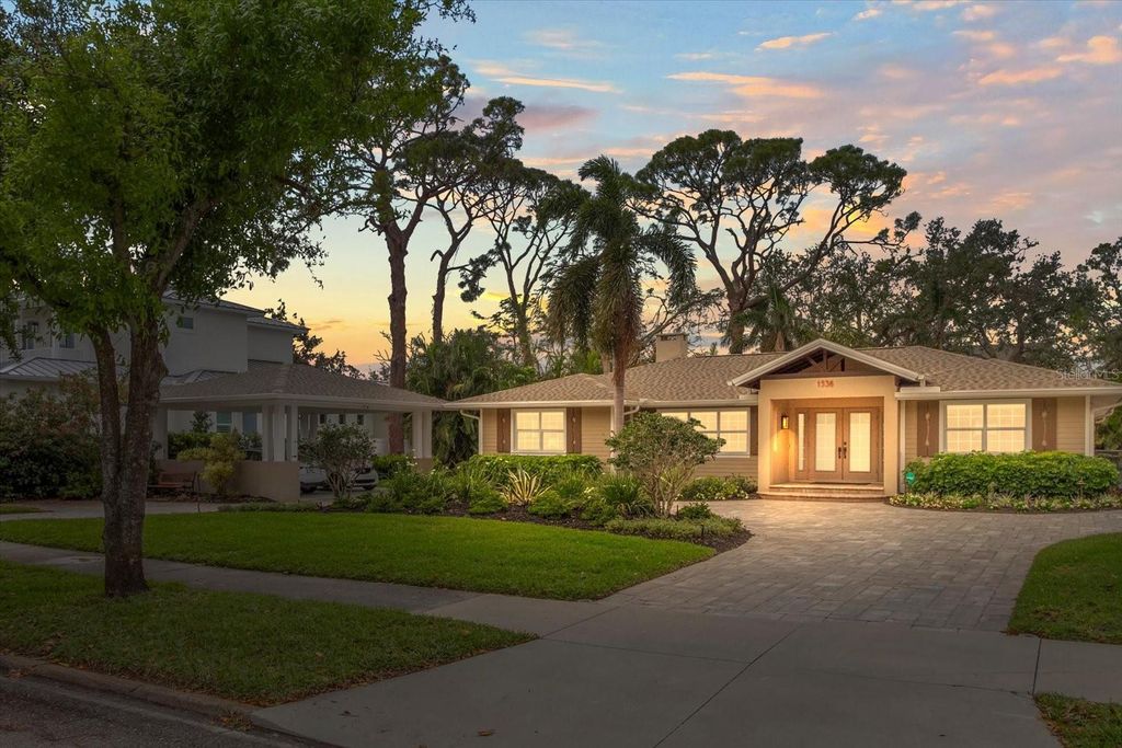 Photo of 1538 S Orange Avenue, Sarasota, FL 34239 (MLS # A4672485)