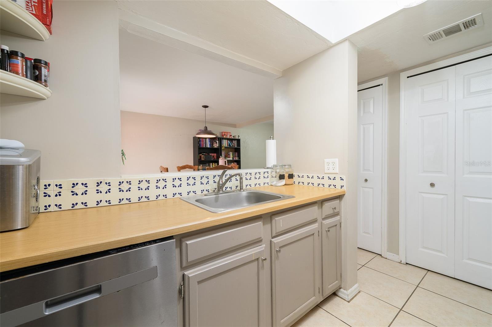 ROCKWOOD VILLAS - Residential