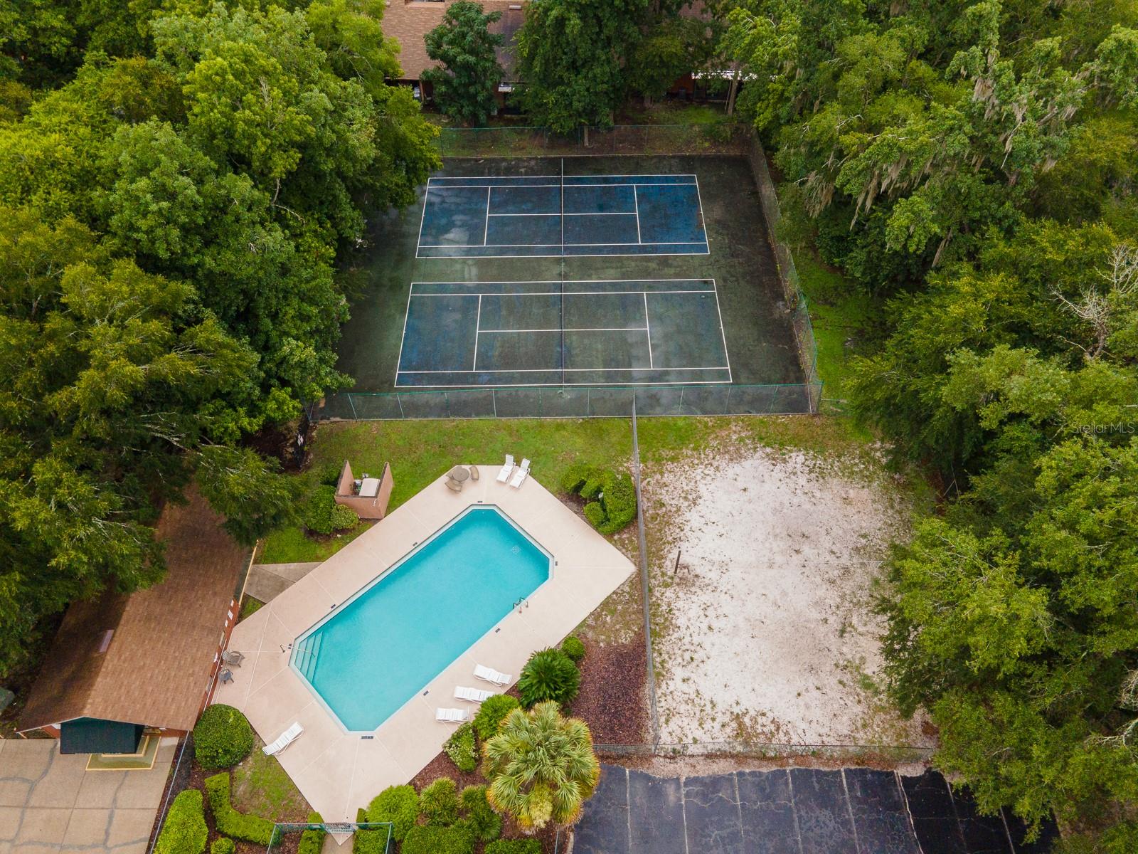 ROCKWOOD VILLAS - Residential