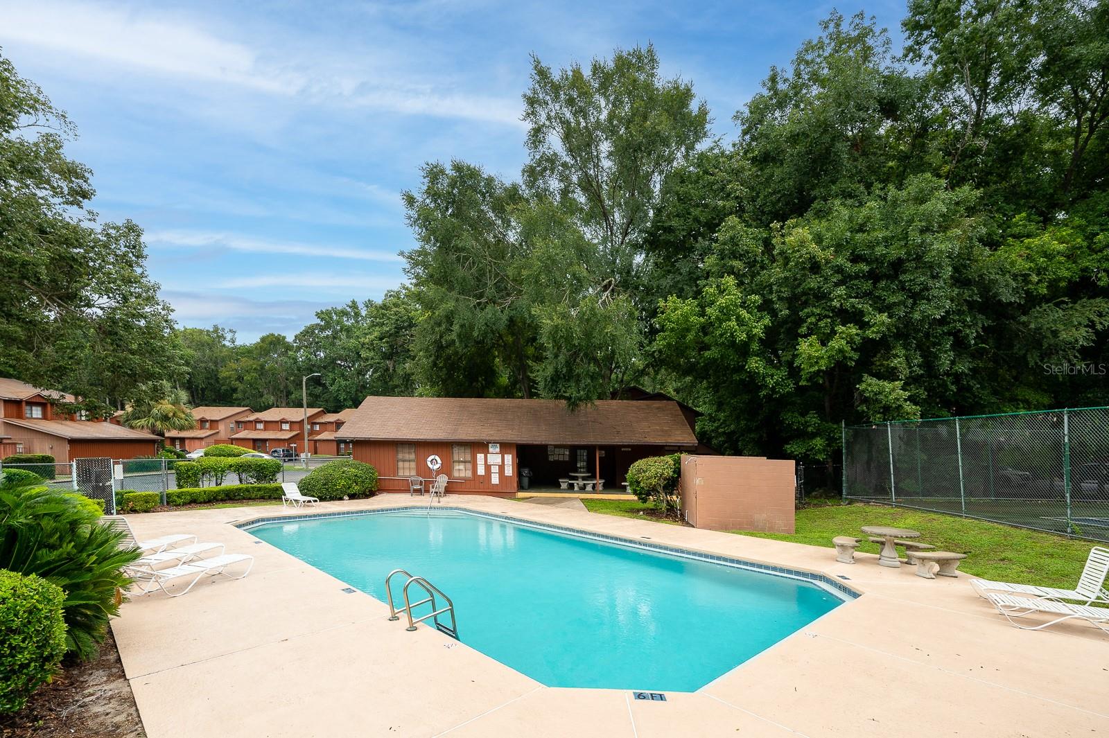 ROCKWOOD VILLAS - Residential