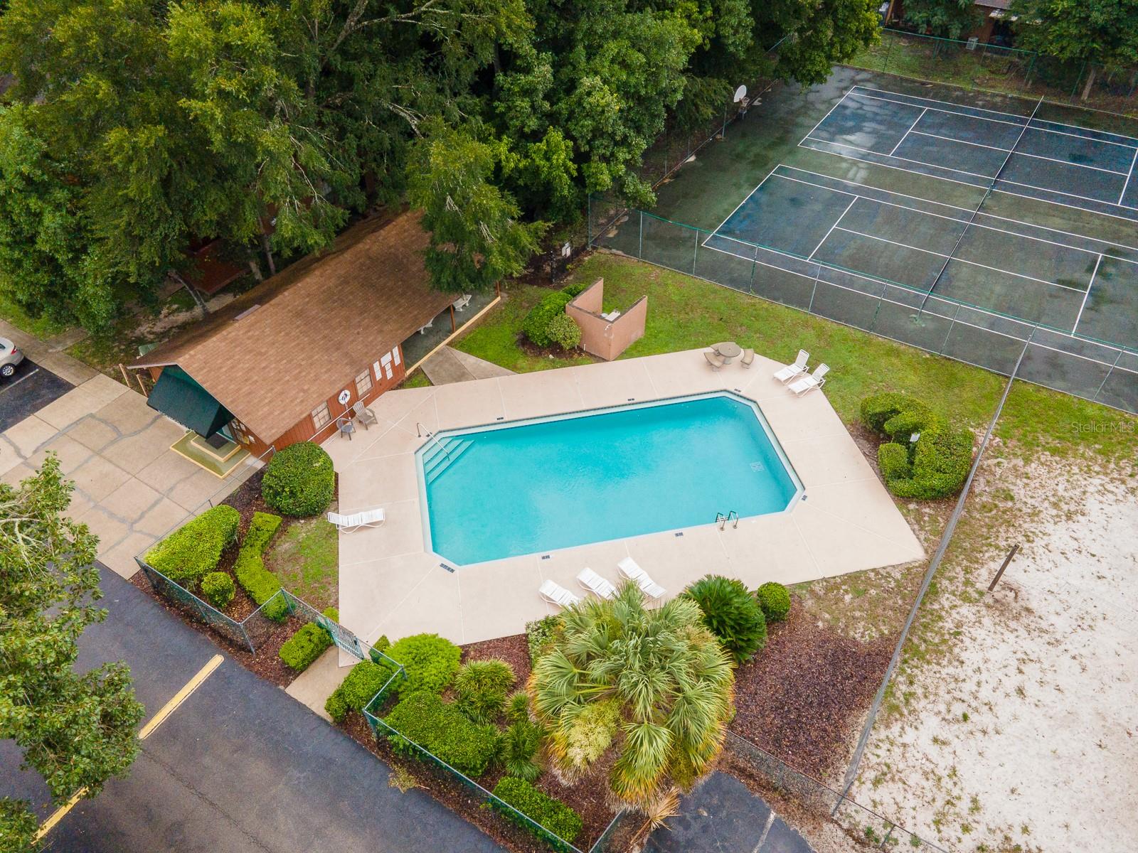 ROCKWOOD VILLAS - Residential