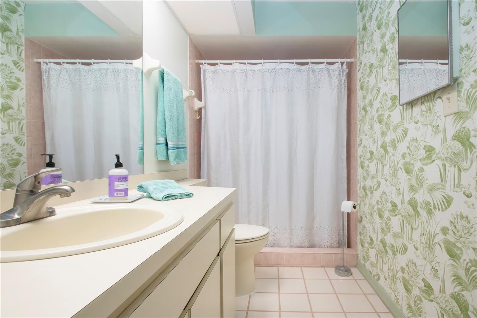 LAKEVIEW VILLAGE SEC A UNI - Residential