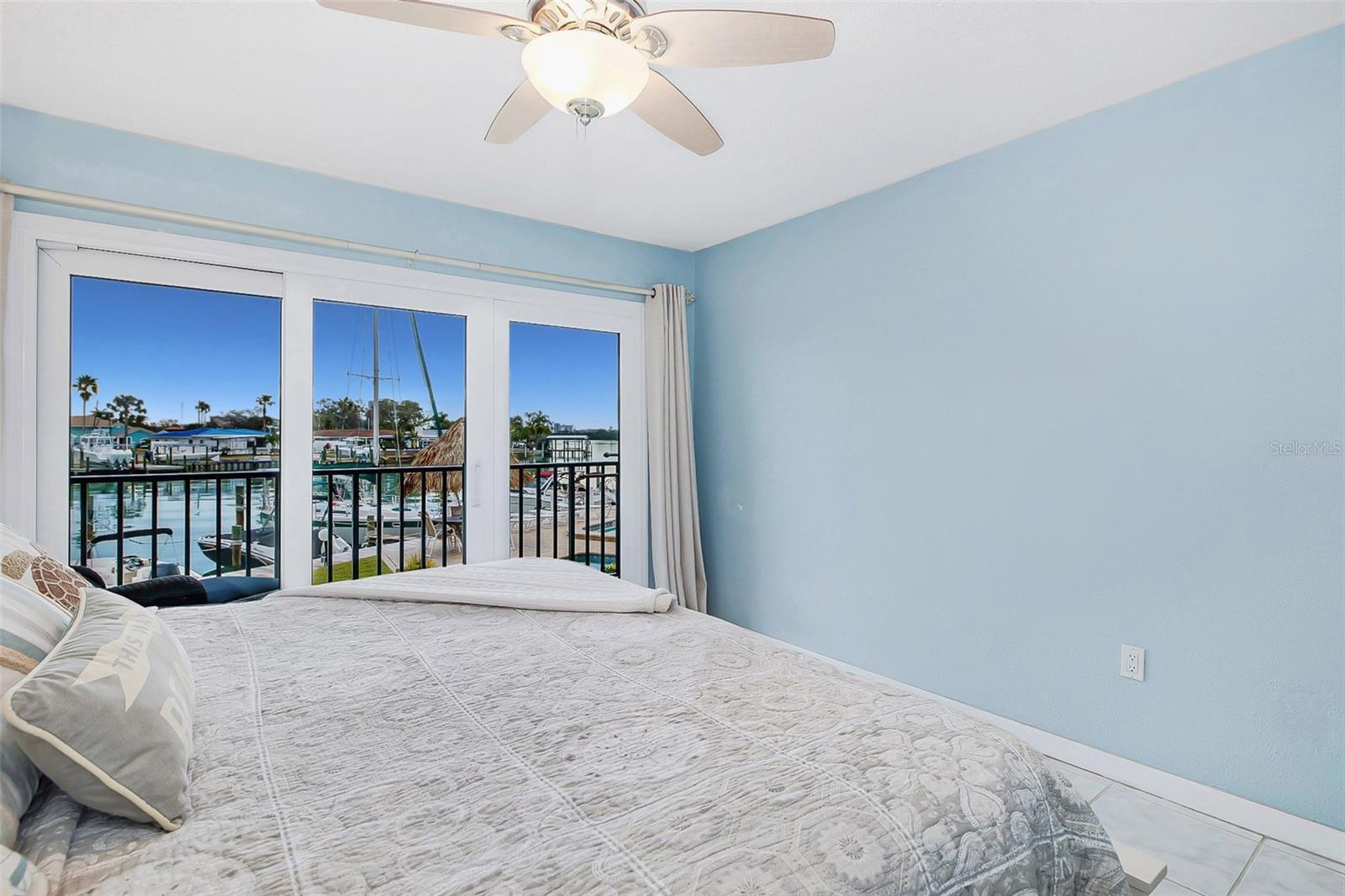 51 ISLAND WAY CONDO - Residential