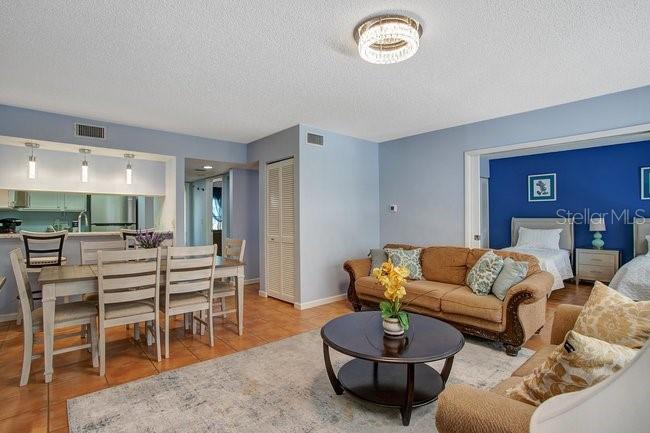 PINEBROOK HOLLOW - Residential Lease