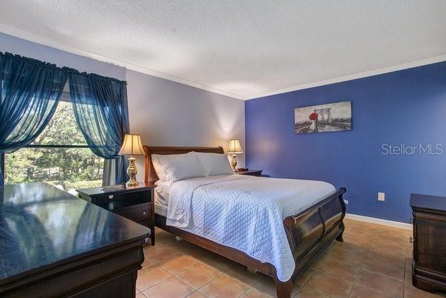 PINEBROOK HOLLOW - Residential Lease