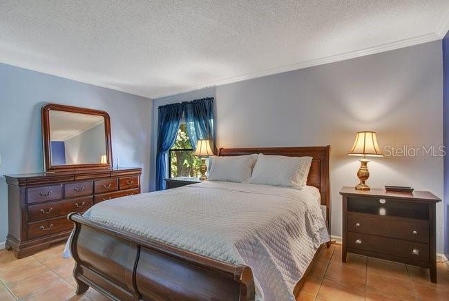 PINEBROOK HOLLOW - Residential Lease