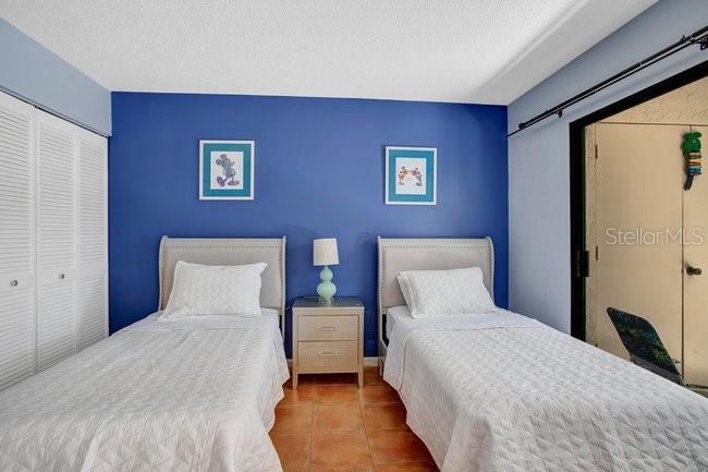 PINEBROOK HOLLOW - Residential Lease