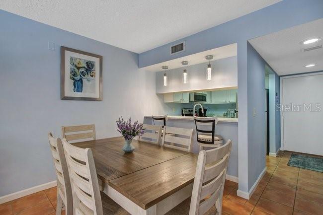 PINEBROOK HOLLOW - Residential Lease