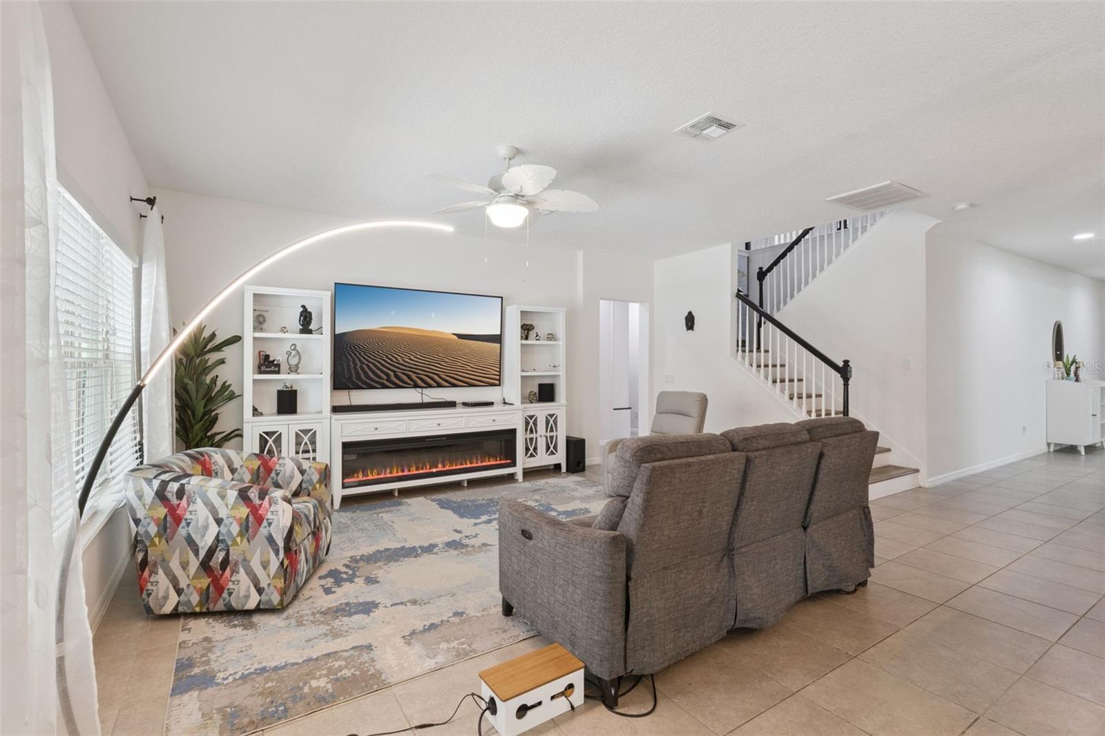 JOHNS LAKE POINTE - Residential