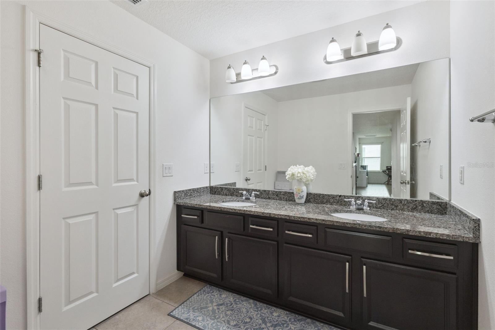 JOHNS LAKE POINTE - Residential