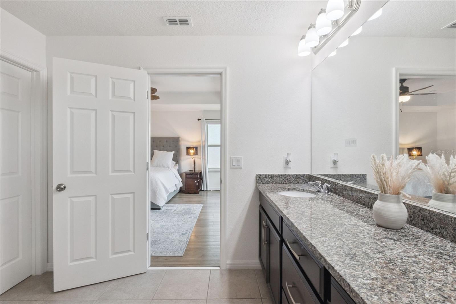 JOHNS LAKE POINTE - Residential