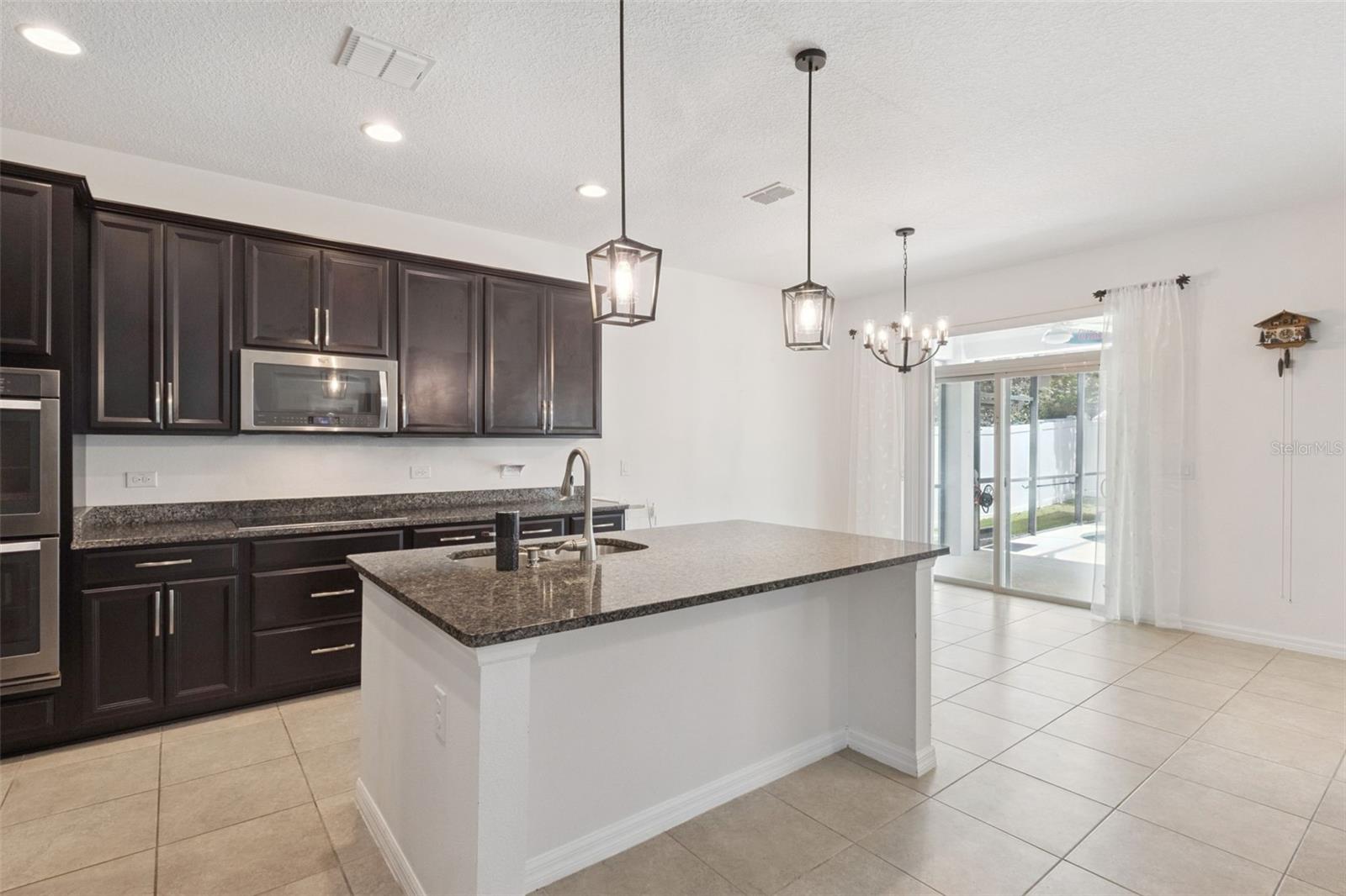 JOHNS LAKE POINTE - Residential