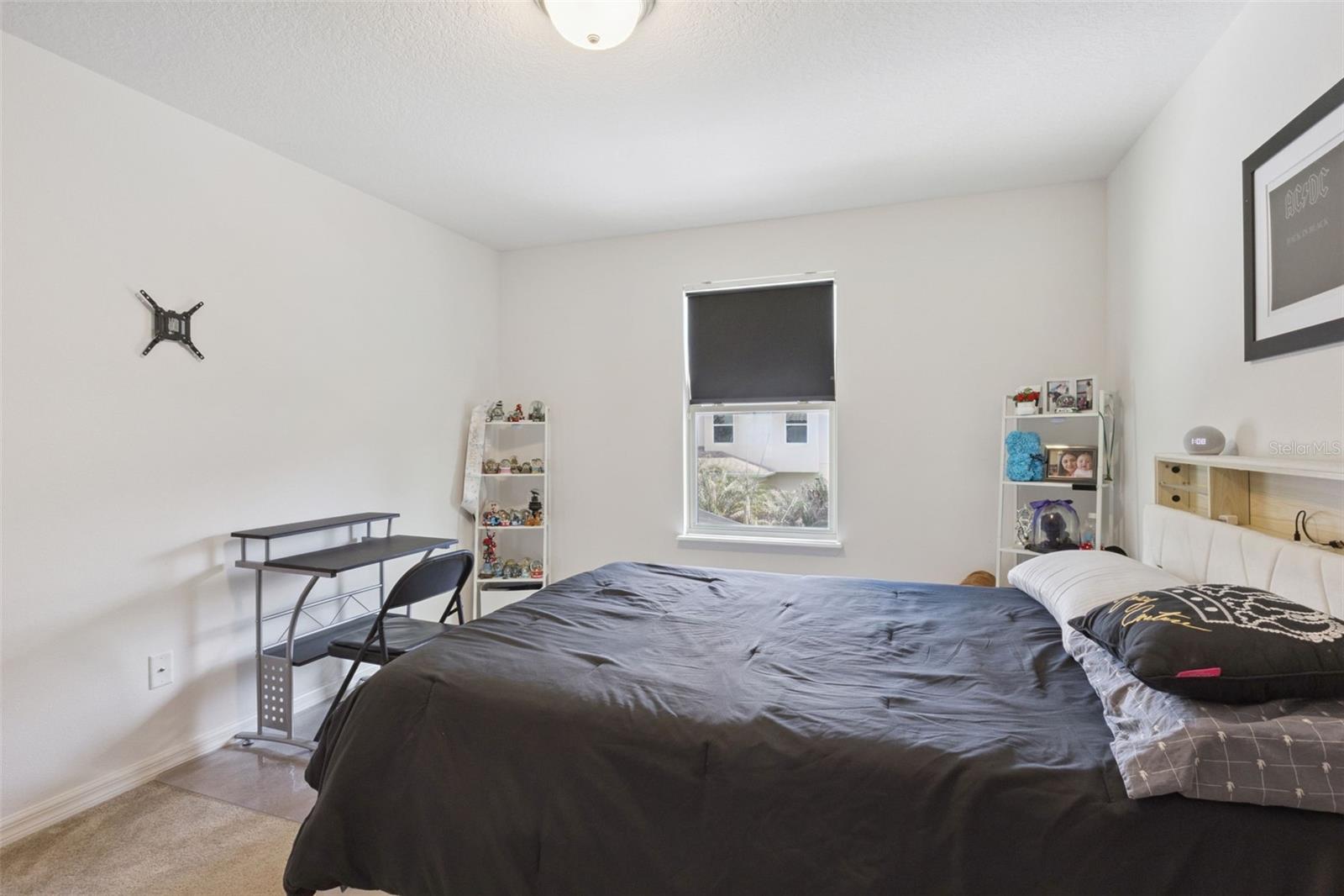 JOHNS LAKE POINTE - Residential