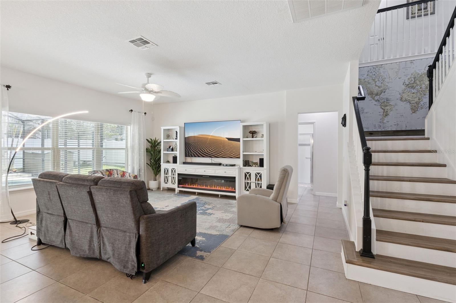 JOHNS LAKE POINTE - Residential