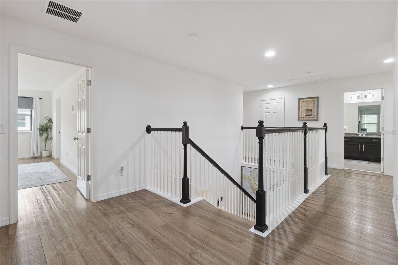 JOHNS LAKE POINTE - Residential