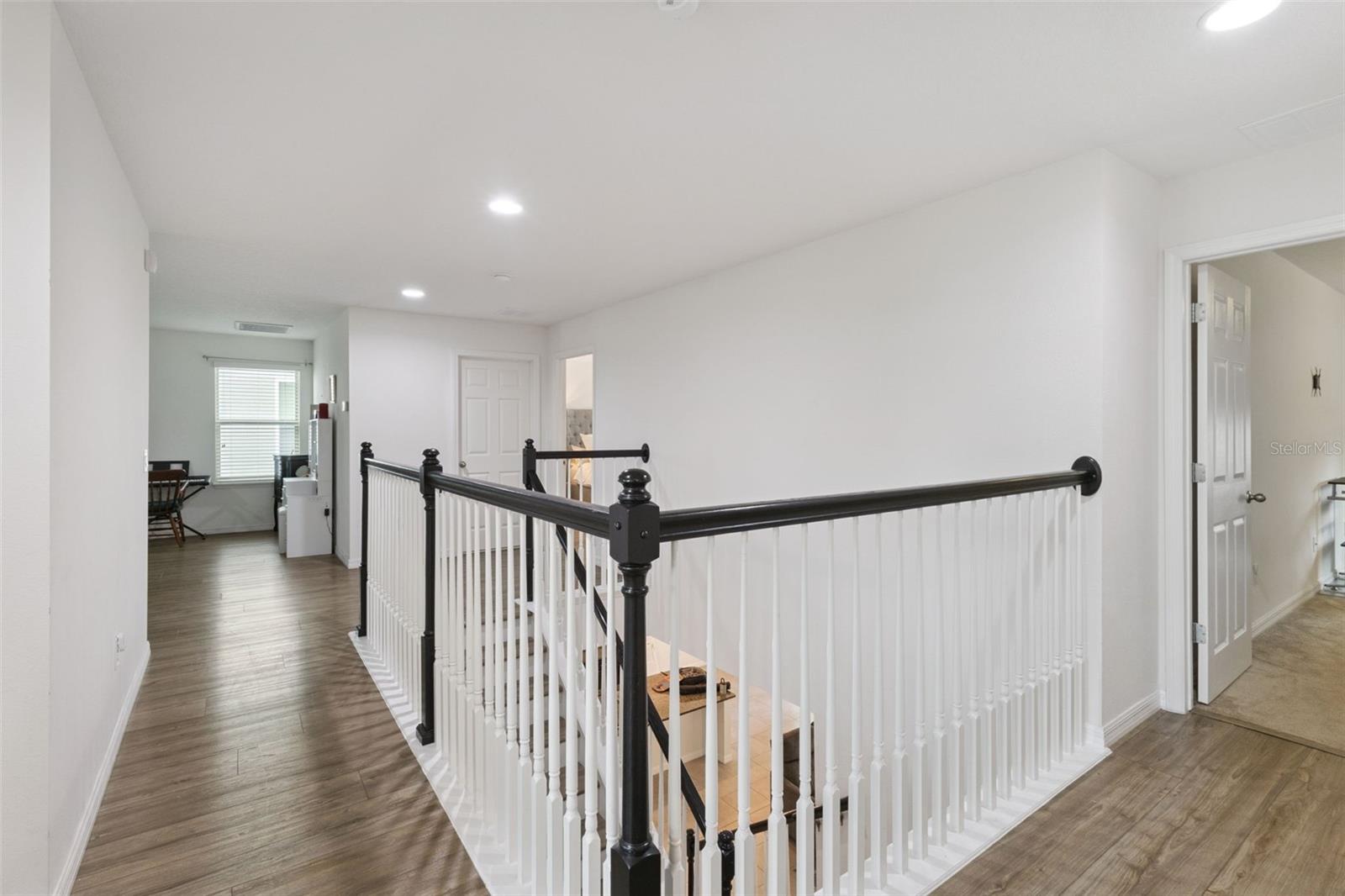 JOHNS LAKE POINTE - Residential