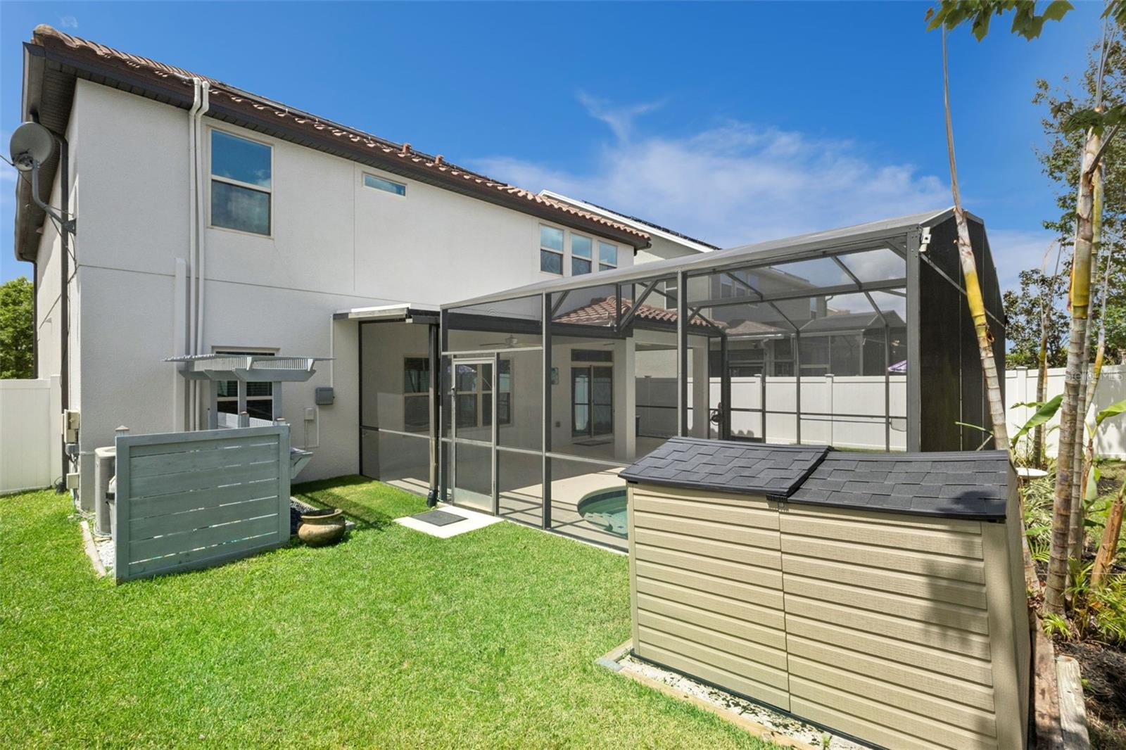 JOHNS LAKE POINTE - Residential