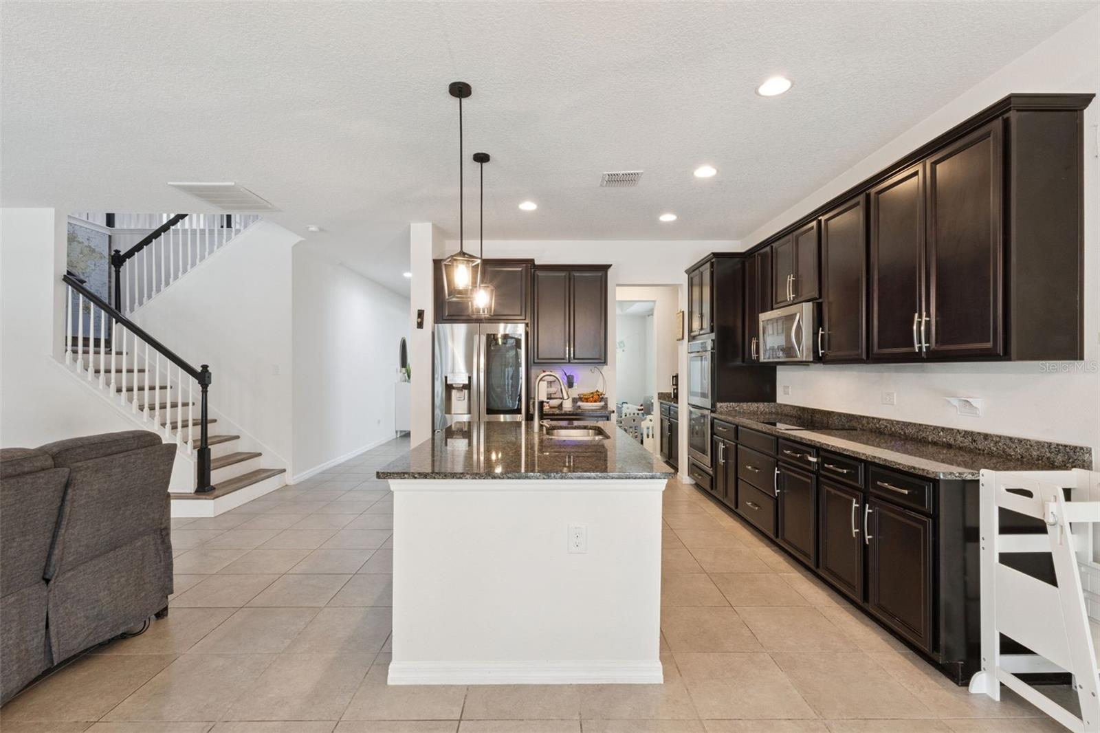 JOHNS LAKE POINTE - Residential