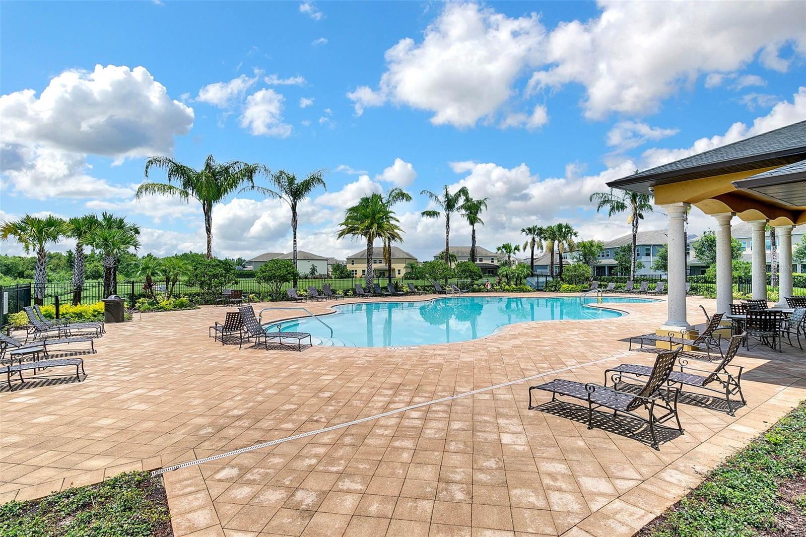 JOHNS LAKE POINTE - Residential